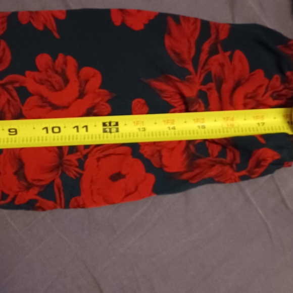 Women's long sleeved ruffle dress - Picture 4 of 8